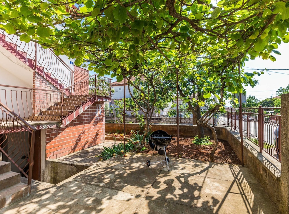 Spacious Zadar Apartments Near Beach