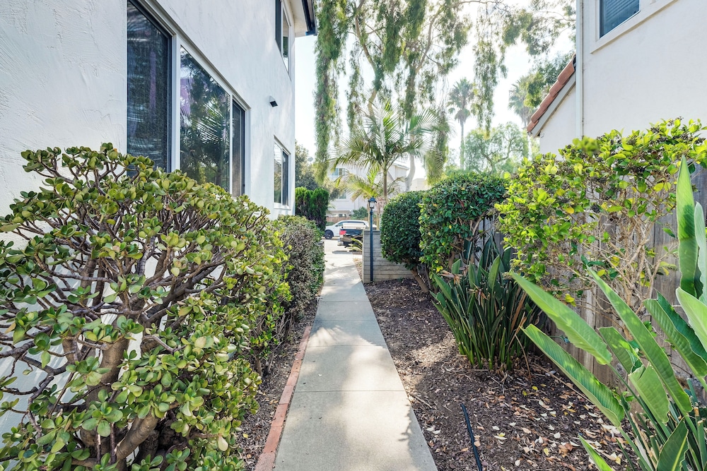 < 1 Mi to Pacific Beach: Peaceful San Diego Gem!
