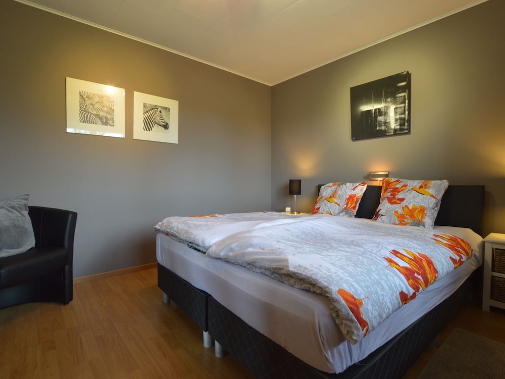 Cozy Chalet With Pond, Malmedy view 5