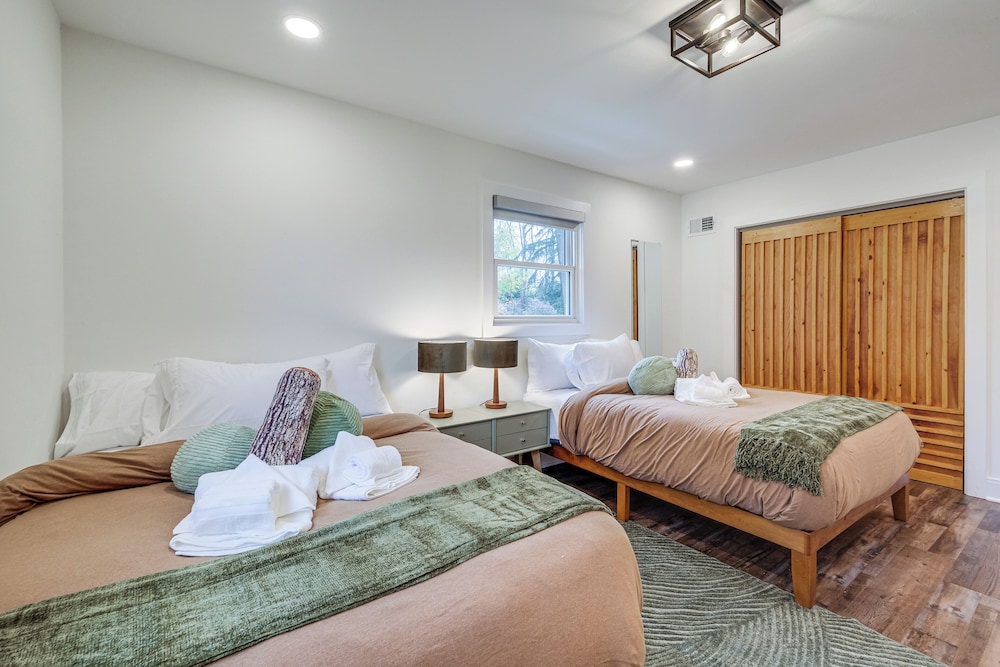 Upscale Family Retreat Near DC & Georgetown!