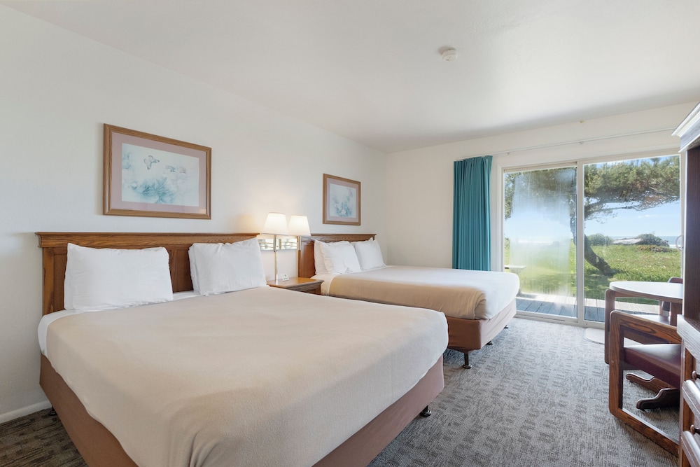 Crescent Beach Motel