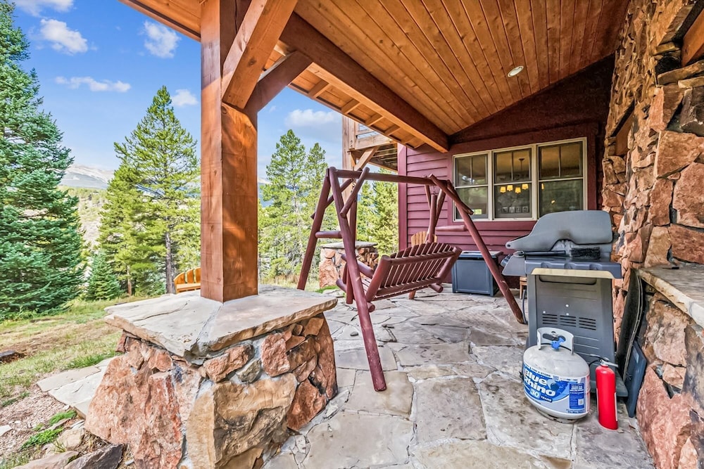 Little Bear Lodge 4 Bedroom Home