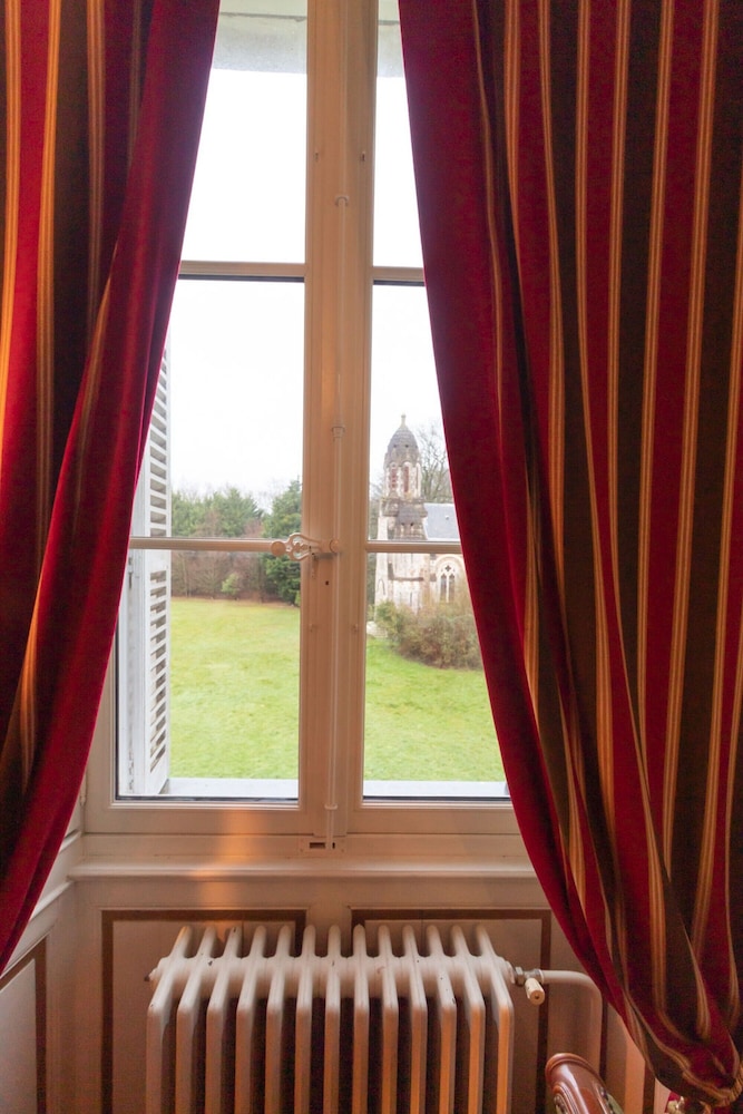 Chateau du Hallay view 2