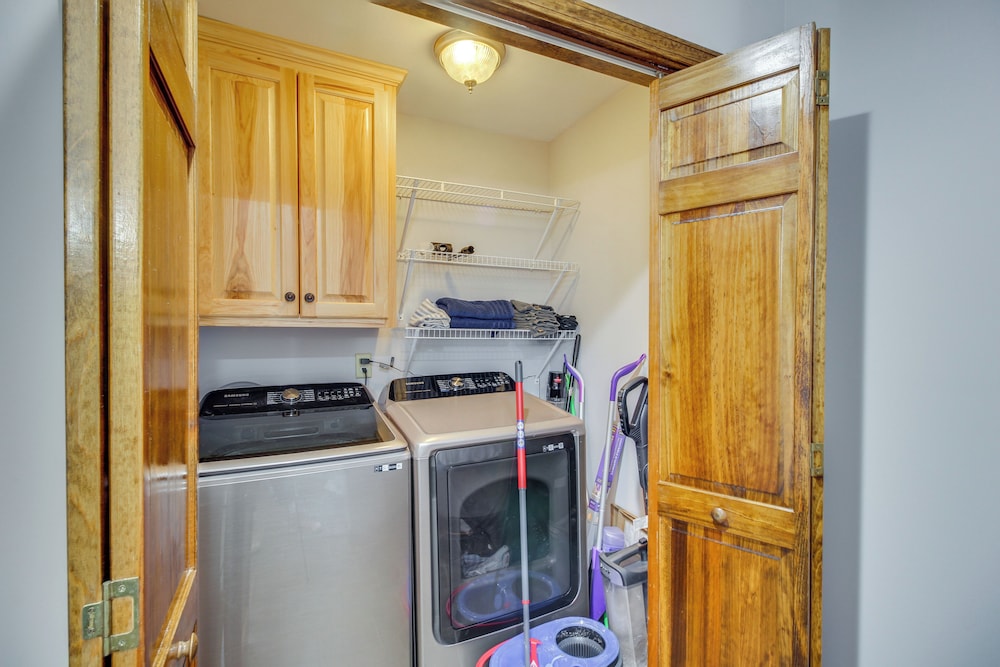 Community Perks: Mtn-view Ellijay Cabin w/ Hot Tub