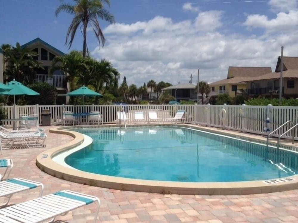 Coconuts Beach Resort