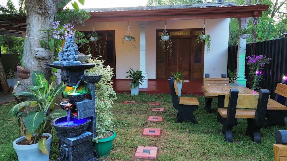 Sigiri Serenity Hostel