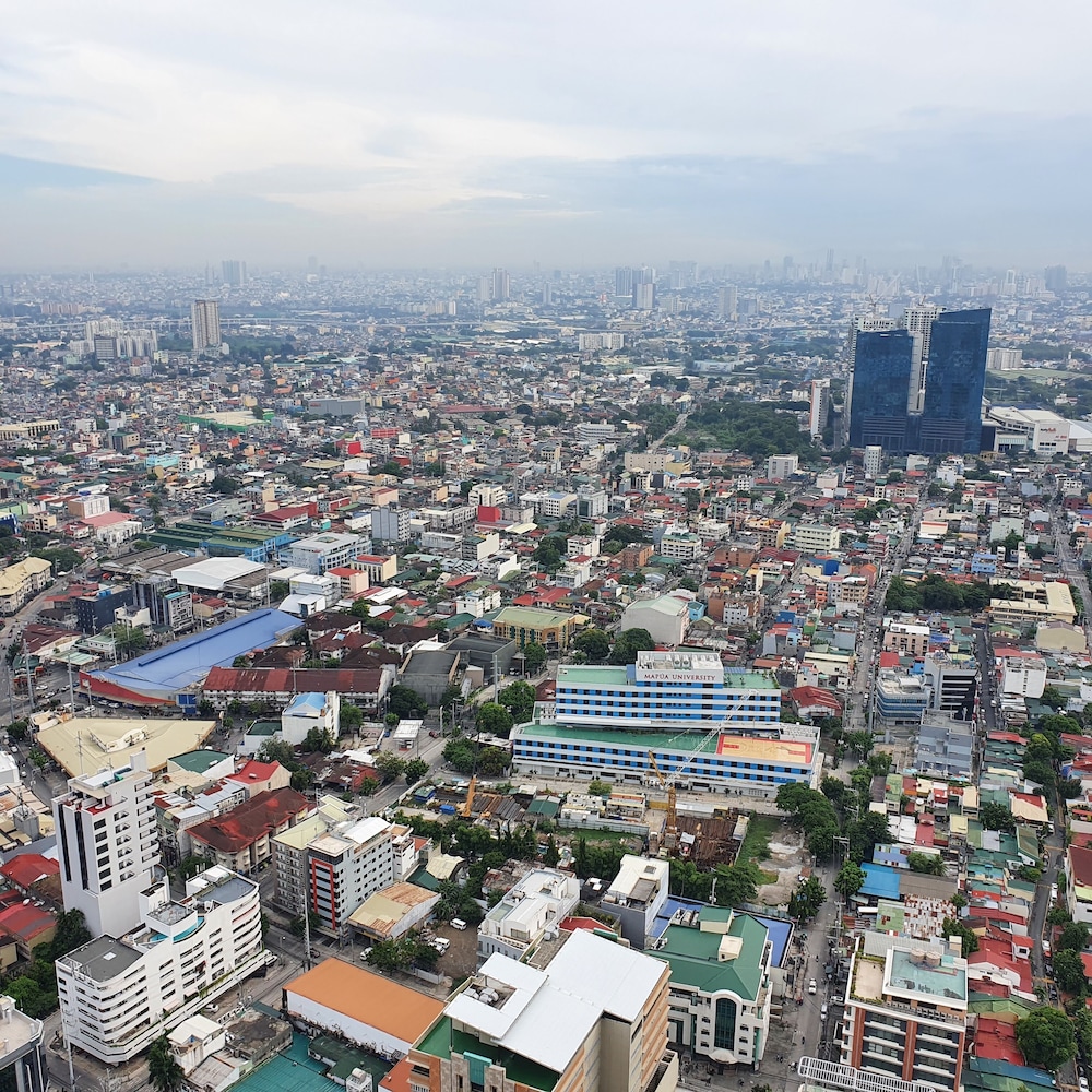 Air Residence Makati Elegant Design WiFi view 4
