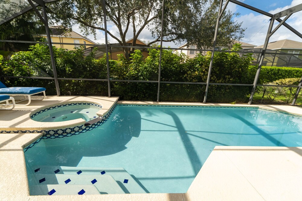 Family-friendly Pool Home Spa Games Room 87217 - Image 3