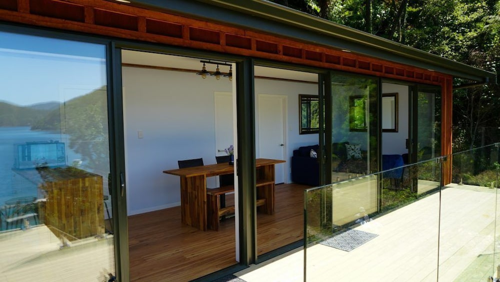 The Lodge At Te Rawa - Boat Access Only