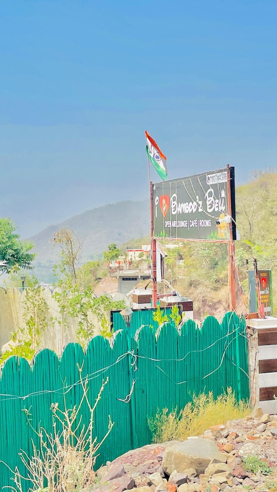 Bambooz Bel cottage and camps Kasauli