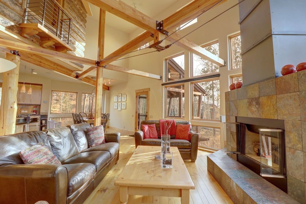 11 Stormwatch Circle 4br 3.5ba 4 Bedroom Home