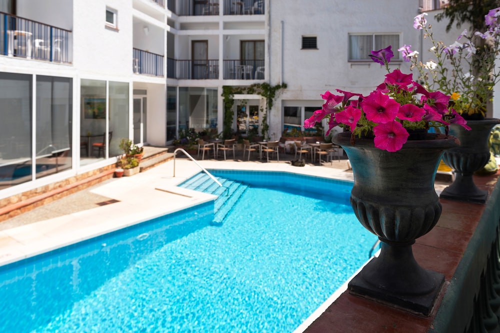 Hotel Sant March - Image 1