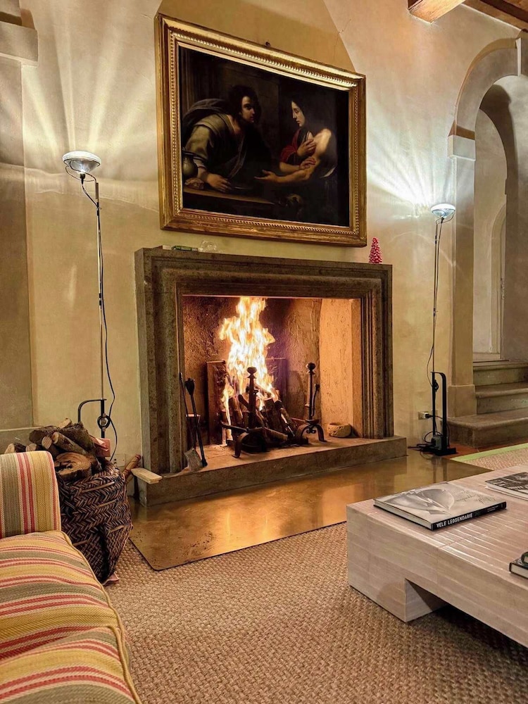 New Estate of Joy a Magnificent Historic Villa Near Rome on Glorious Ground Pool and Olives Galore