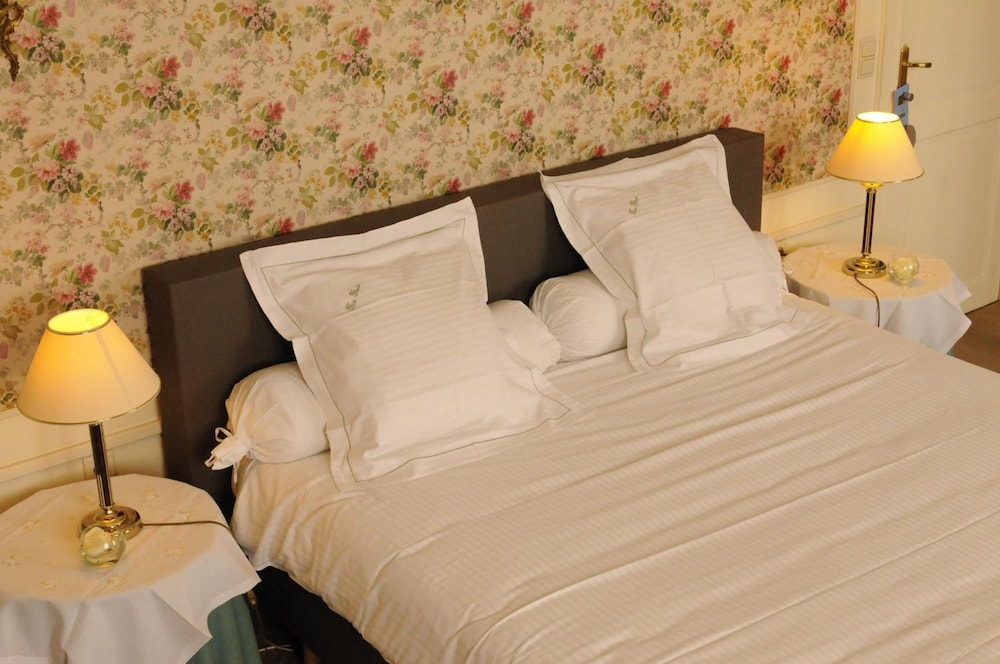 Fine Fleur Bed & Breakfast