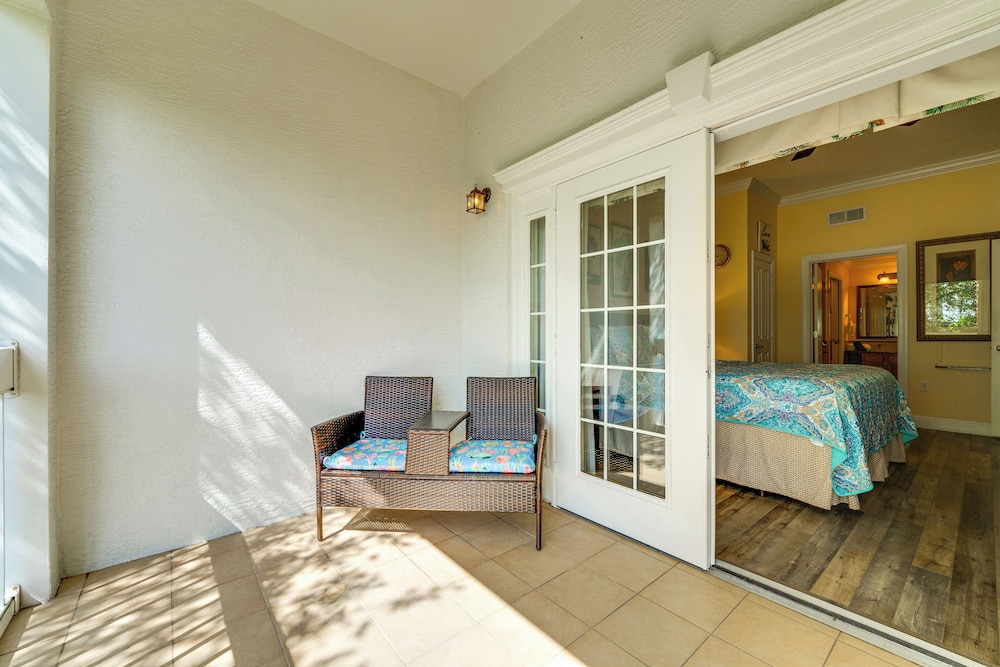 7 Mi to Disney World: Condo w/ 2 Balconies + Pools