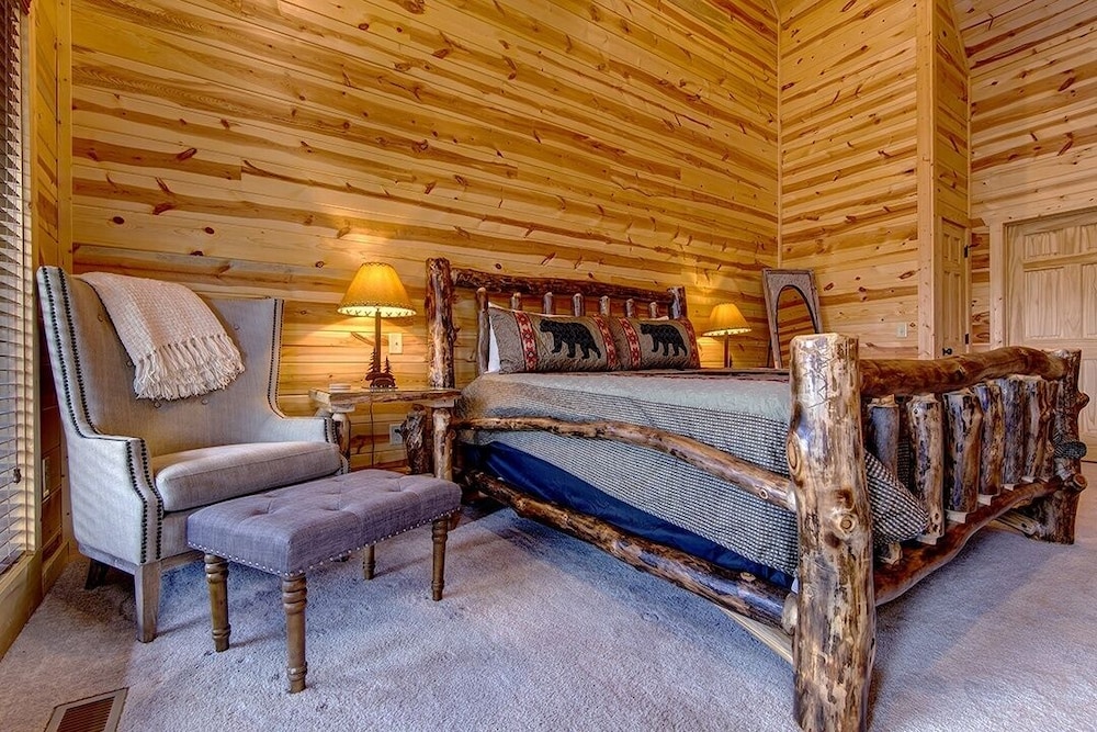 Frosty Bear - 4 Bedrooms, 4.5 Baths, Sleeps 10 Home by RedAwning view 5