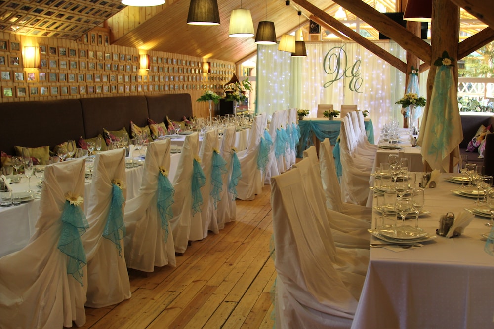 Romantic Country Club