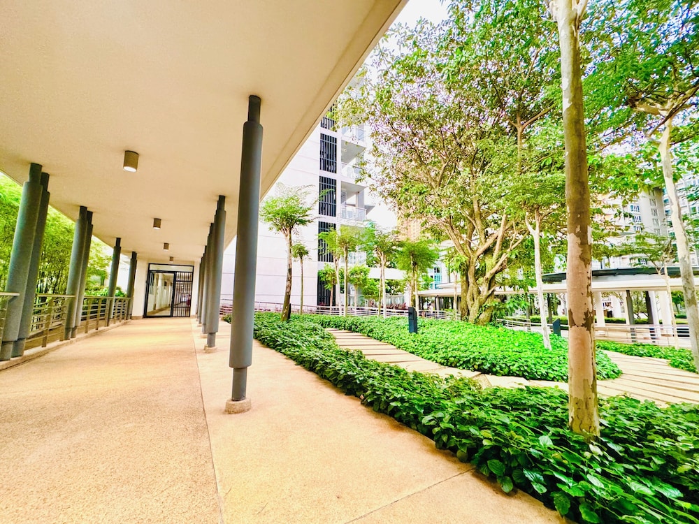 Velocity Suites KL by Rit