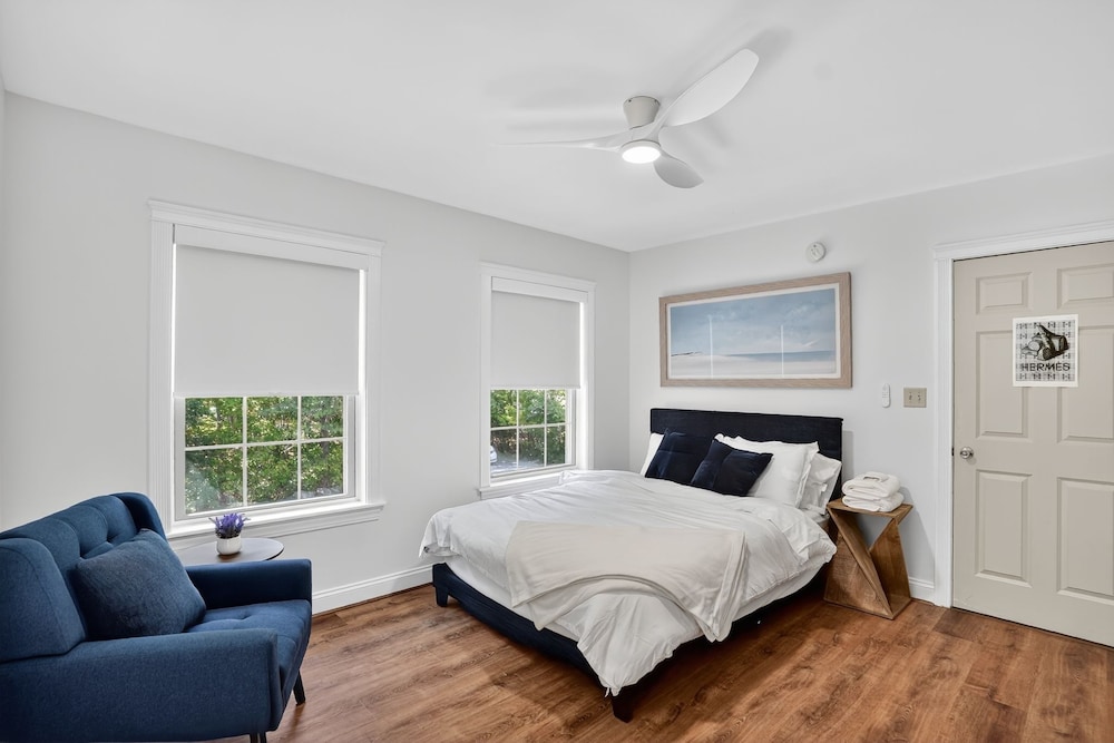 Gray Woodland Escape Golf, Pool & Cinema 5 Bedroom Home