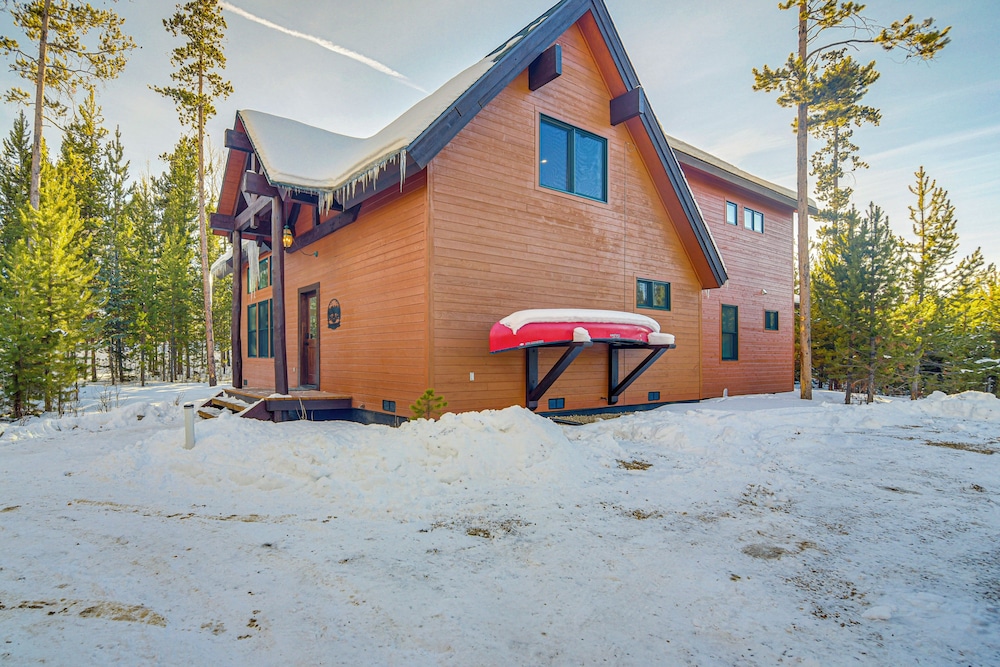 Mtn Escape w/ Hot Tub, By Trails in Grand Lake!
