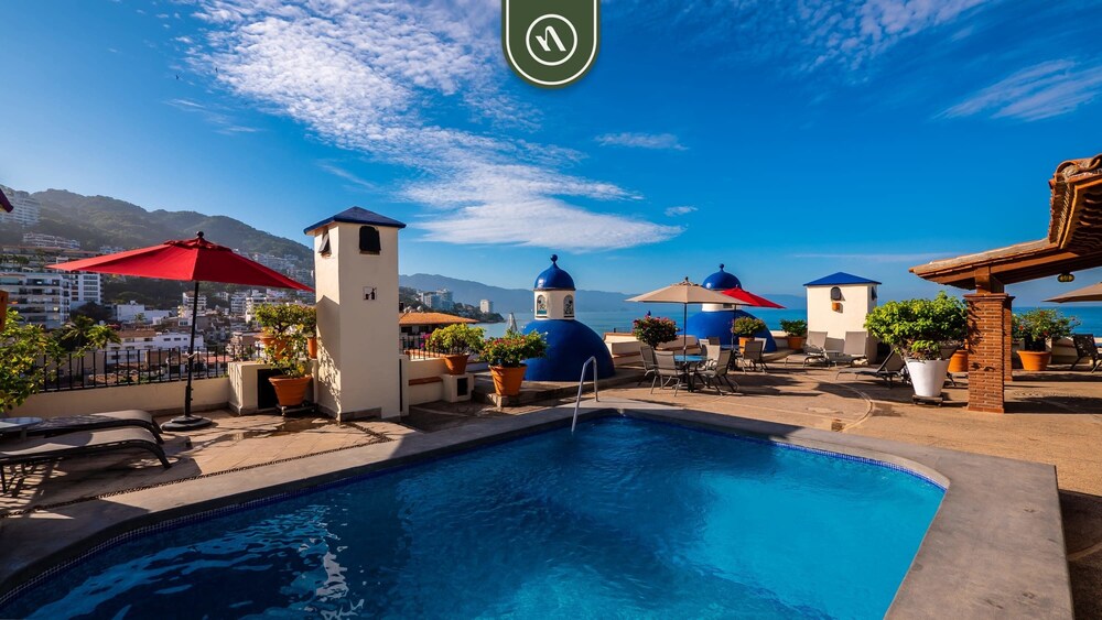 Ocean View 1Br Condo-balcony-beach-pool 406