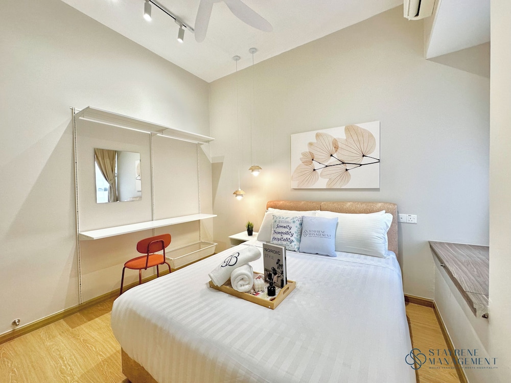 Country Garden Danga Bay Sea View Homestay by Stayrene