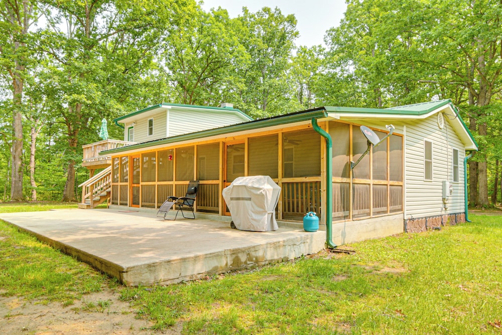 3 Mi to Potomac River: Remote Cabin in Springfield