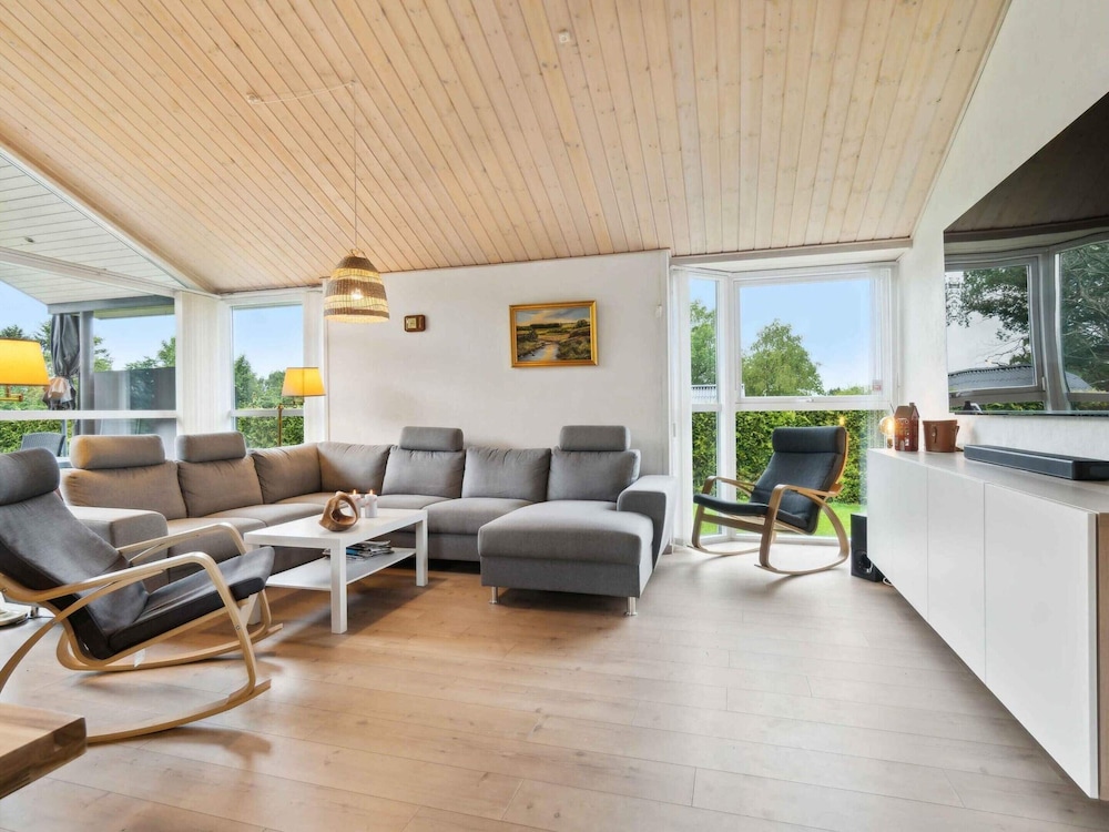 5 Star Holiday Home in Farvang