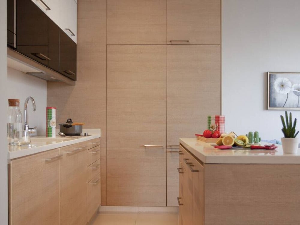 Comfy - 1BR Apt W Pool & Gym in Gemmayze