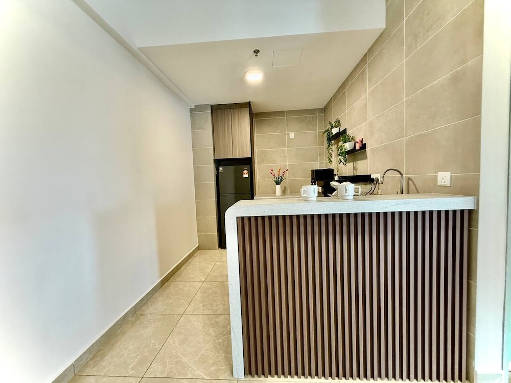 ICC Luxury Suites By Grab A Stay