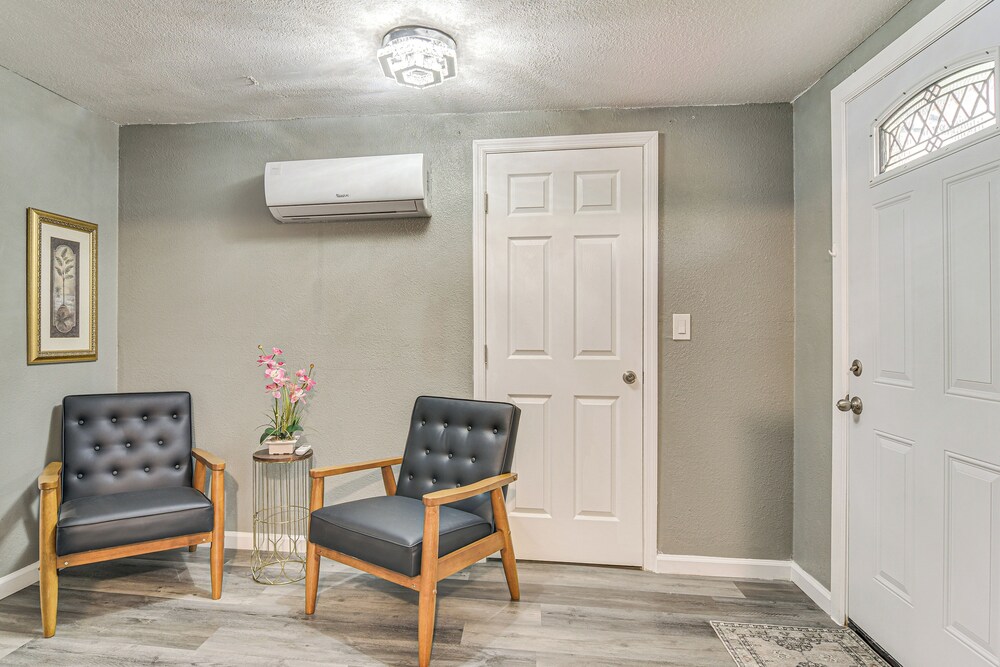 6 Mi to Busch Gardens: Family & Pet Friendly Home