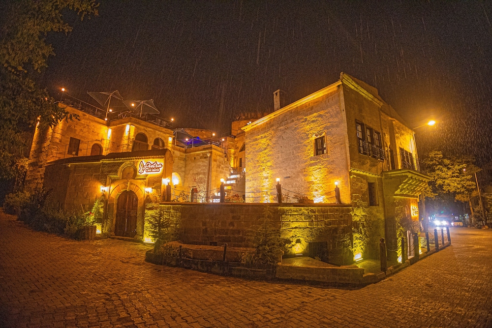 Pietra Cave Suites view 5