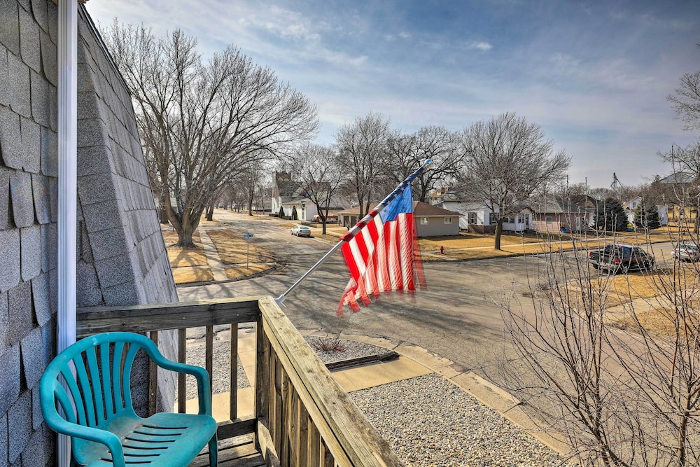 Akron Apartment w/ Balcony - Hunting Nearby! view 4