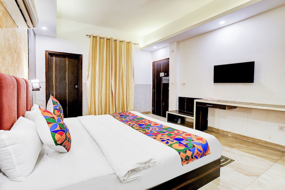 Fabhotel Ramaya Palace