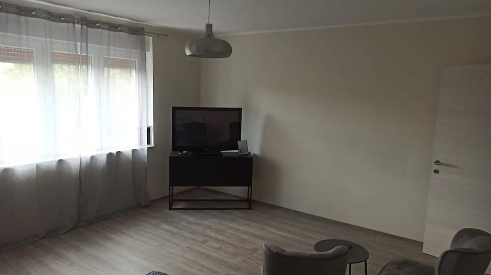 Karmen - Modern and Comfy - A1 view 4