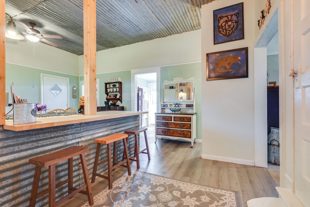Countryside Retreat w/ Pasture Views in Hominy
