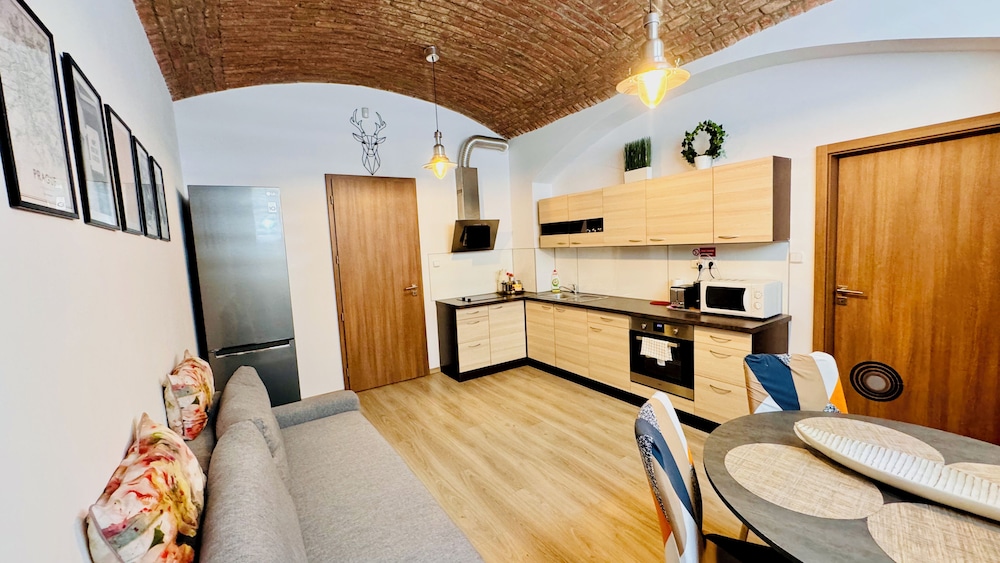 Residence Dobrovskeho 30