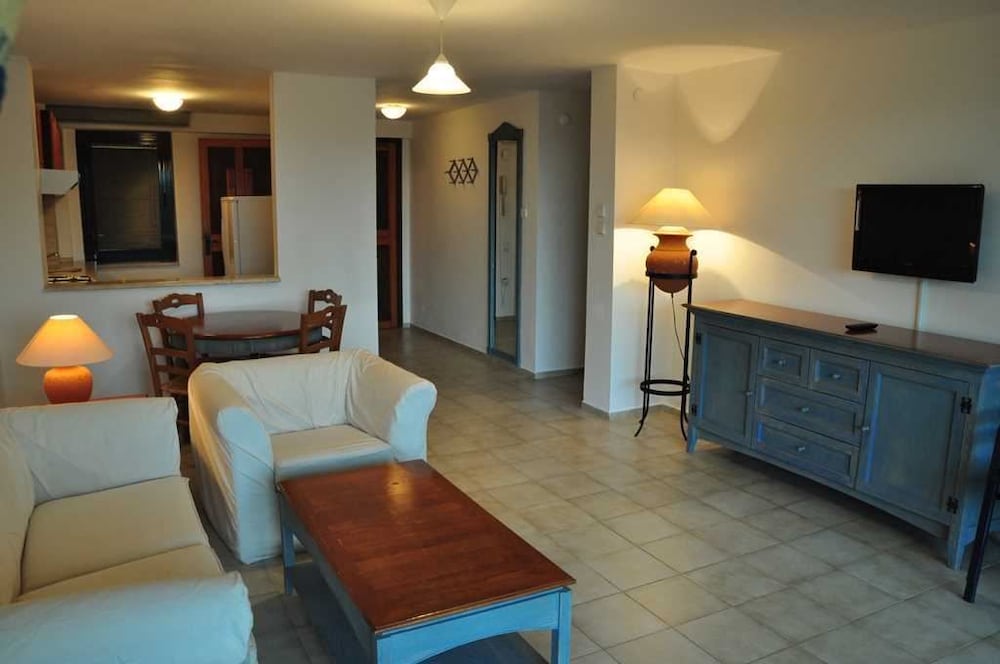 Palm Court Suites - Image 14