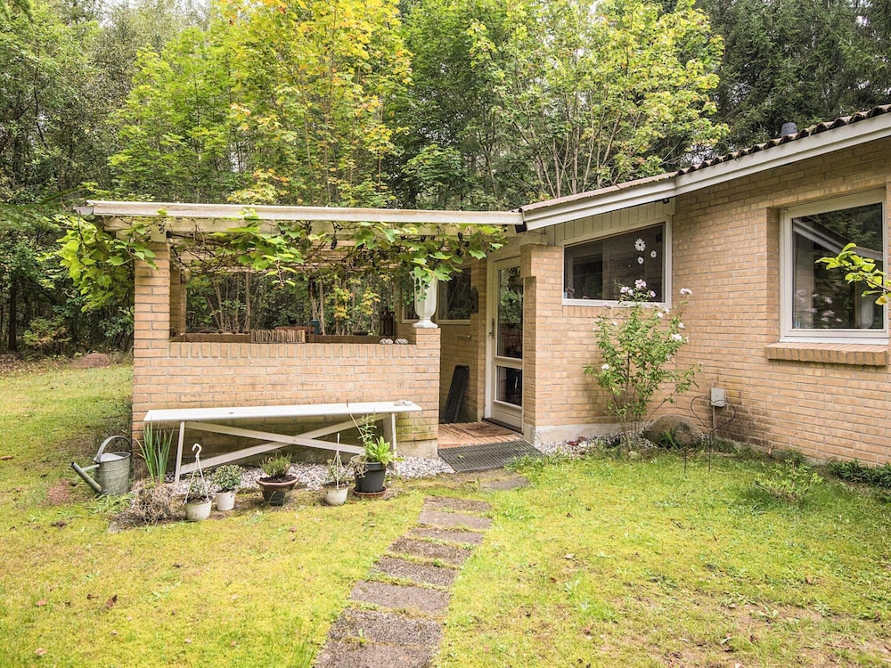 Nature Cottage With Terrace by Gudena
