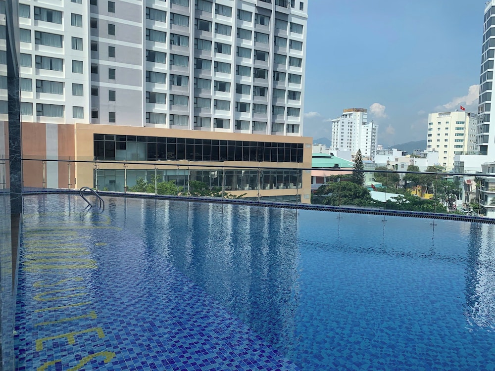 Ocean Vista Marina Suites Nha Trang