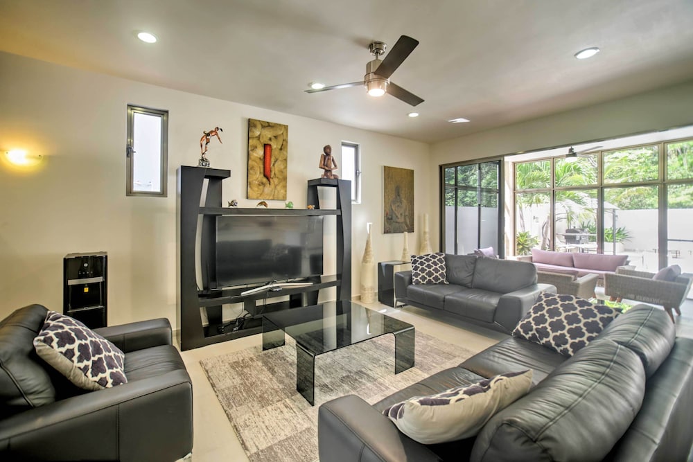 Luxe Playa Del Carmen Home w/ Pool - Walk to Beach view 2