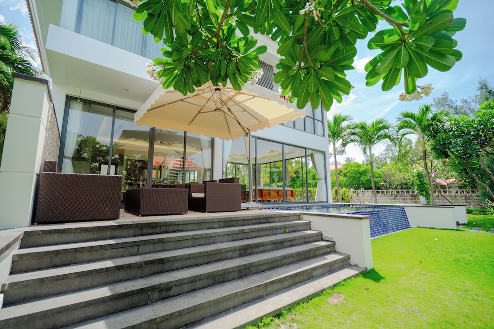 Danang private pool villa by Esea43