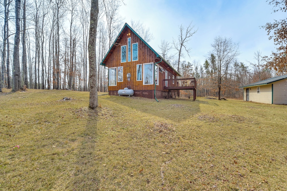 1 Mi to South Twin Lake: Cabin w/ Deck in Trego!