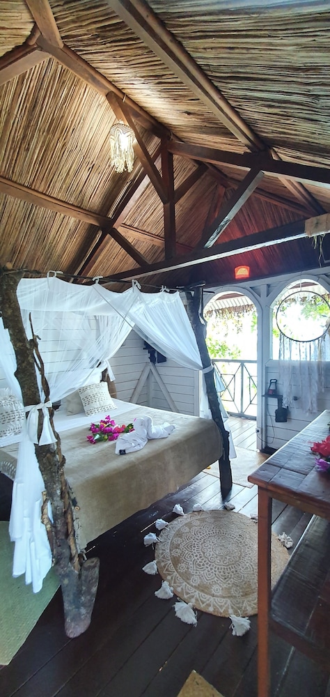 Ravoraha Ecolodge