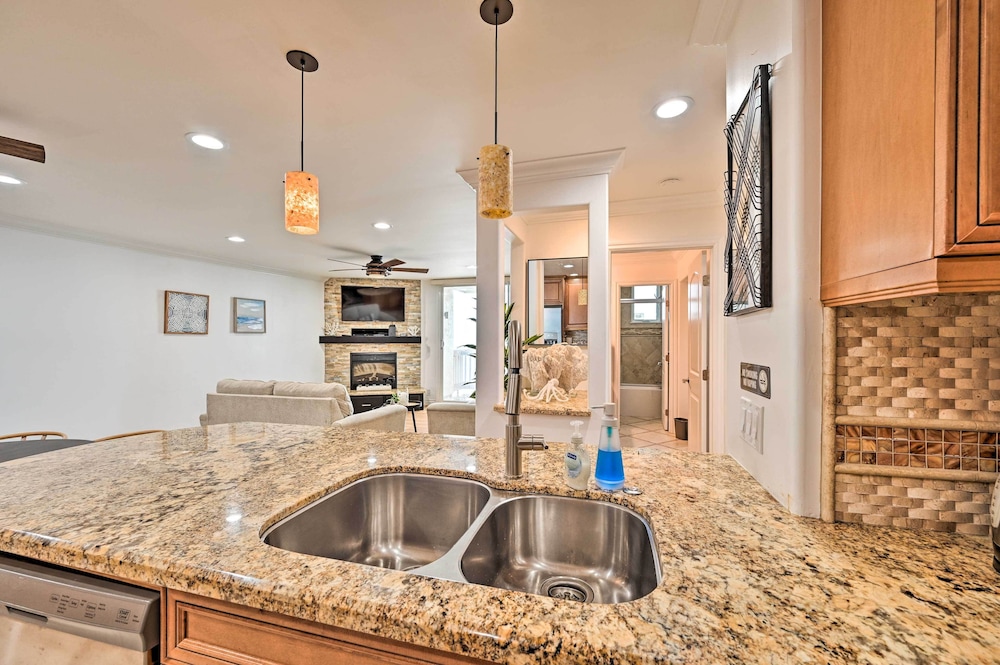 Beachfront Oceanside Condo w/ Amenity Access!