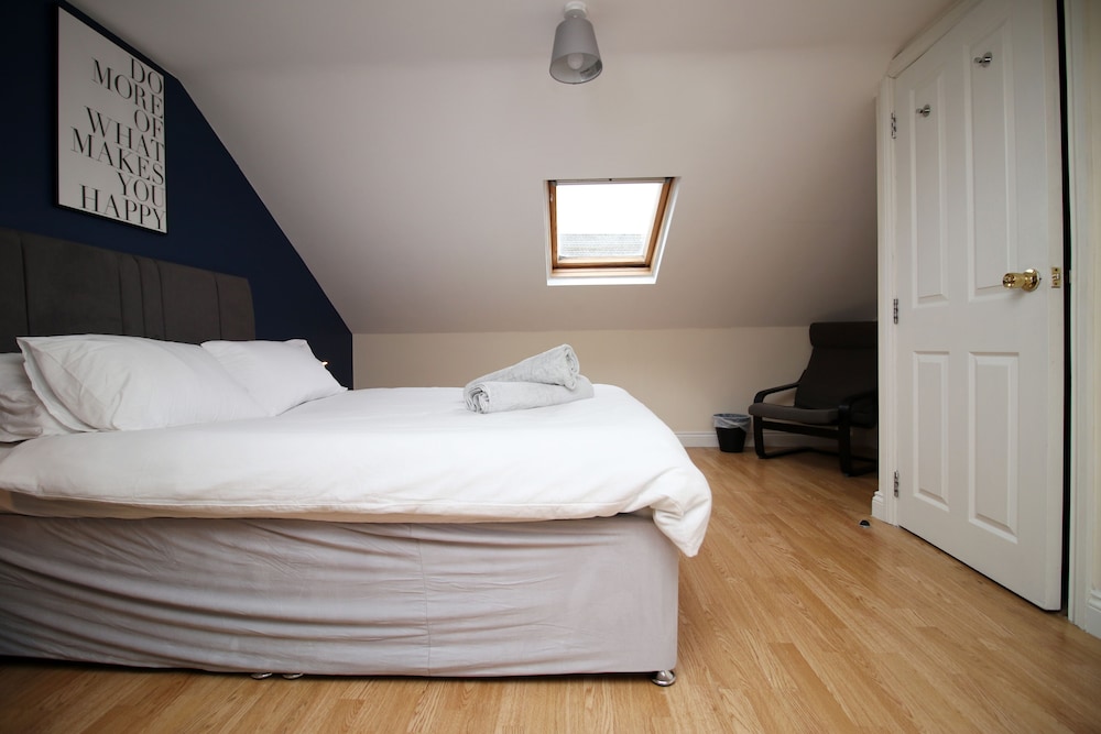 Karah Suites - Church Road I view 5