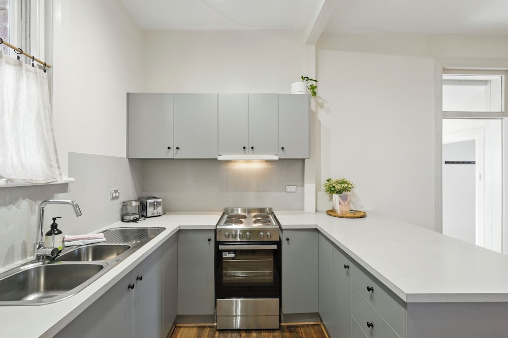 3 Bedroom House - Sandy Bay