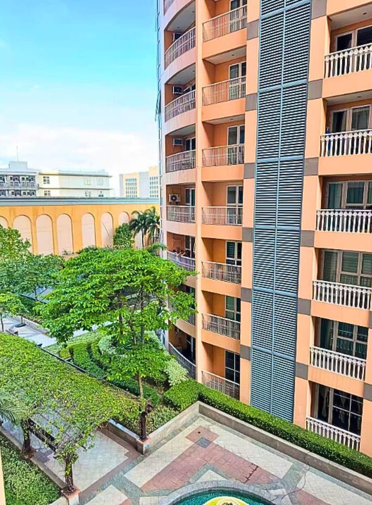 Live Luxury Living at BGC Venice