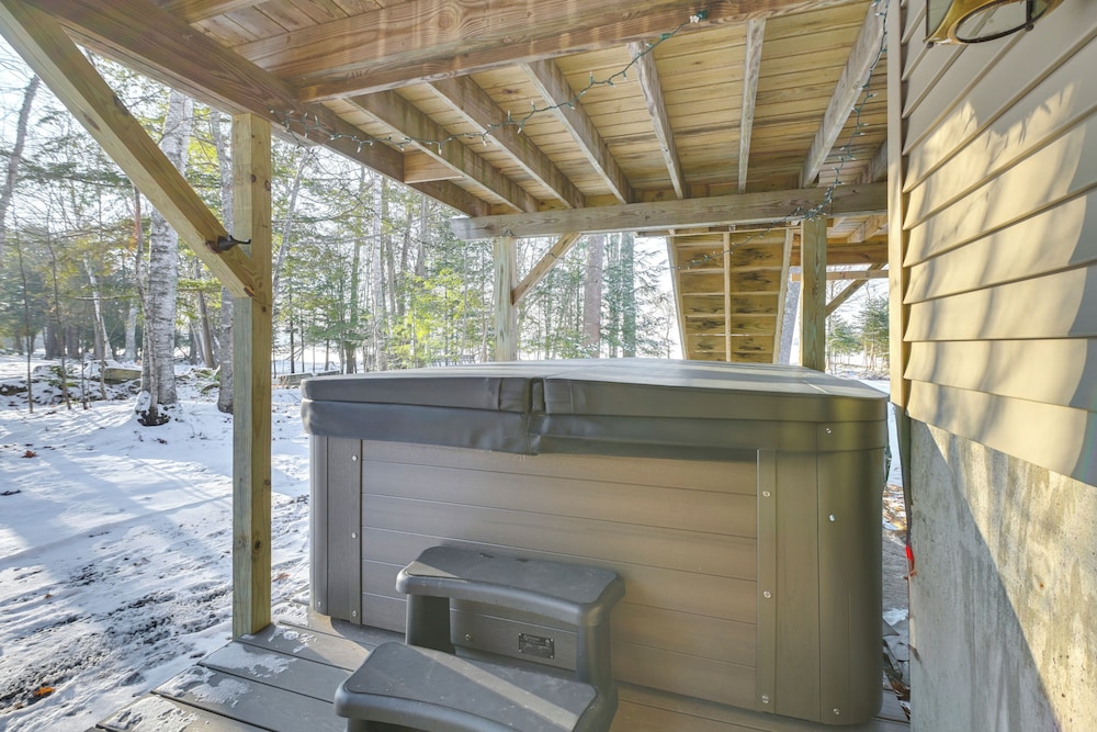 Hot Tub & Boat Dock: Waterfront Maine Retreat!