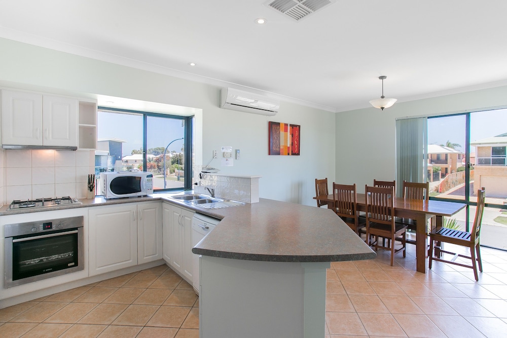 Seahaven Villas by Rockingham Apartments